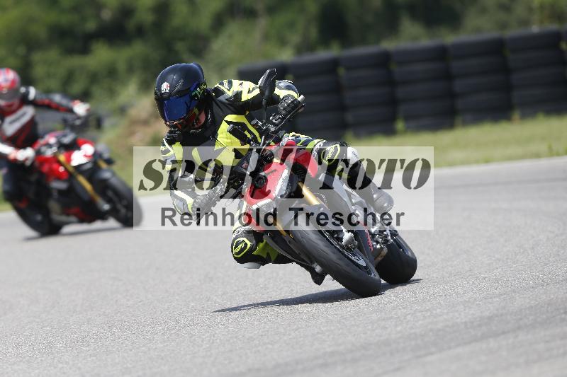/27 12.06.2025 Ducati Schweiz Trackday Warmup  ADR/blau-bleu/ohne